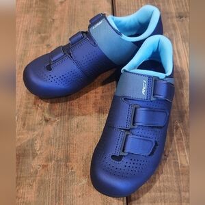 NWOT Shimano Cycling Shoes US 7 EU 39